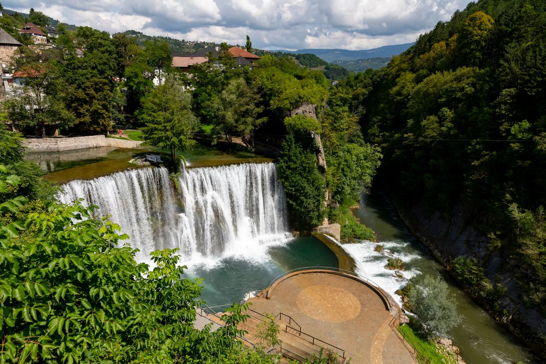 Jajce comme base d'exploration de la région