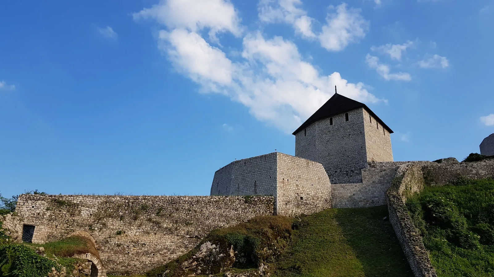 La forteresse de Jajce — sentinelle des rois de Bosnie